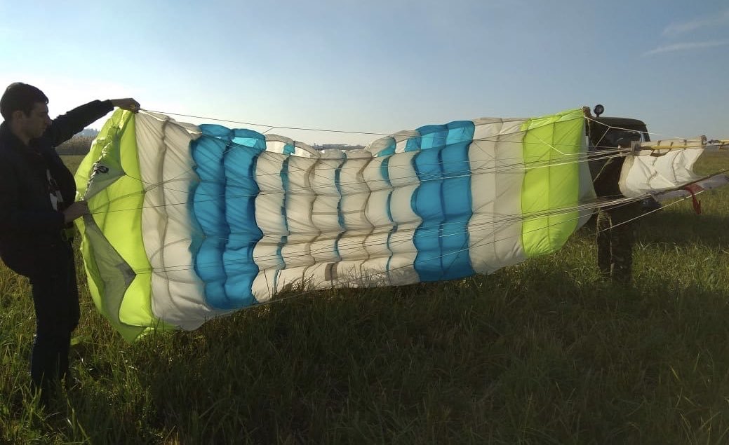Падение с 800 метров: опубликованы фото с места гибели парашютиста с 46-летним стажем - фото 1