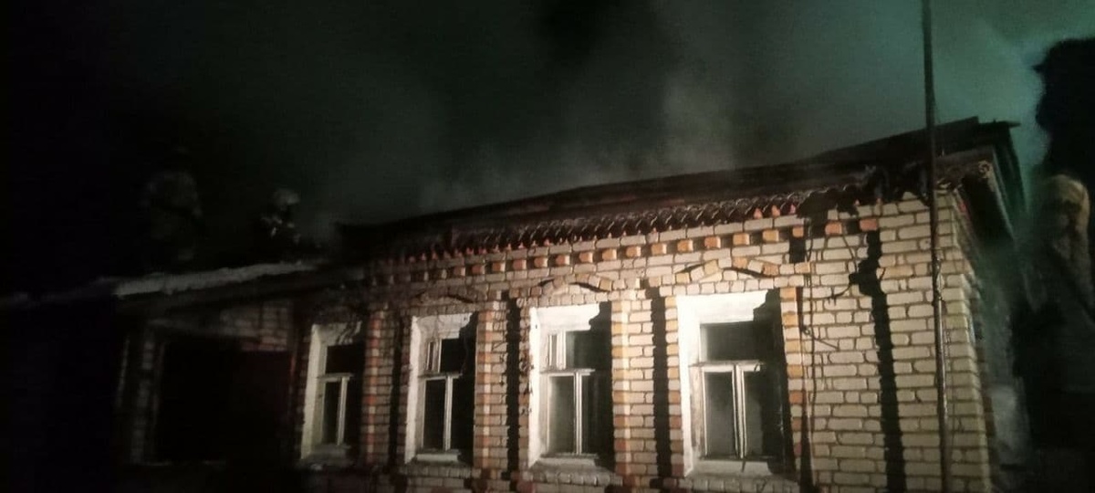 Женщина погибла на пожаре в частном доме в Починках - фото 1