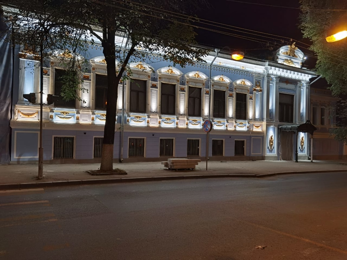 Фасад Литературного музея в Нижнем Новгороде украсили подсветкой - фото 1