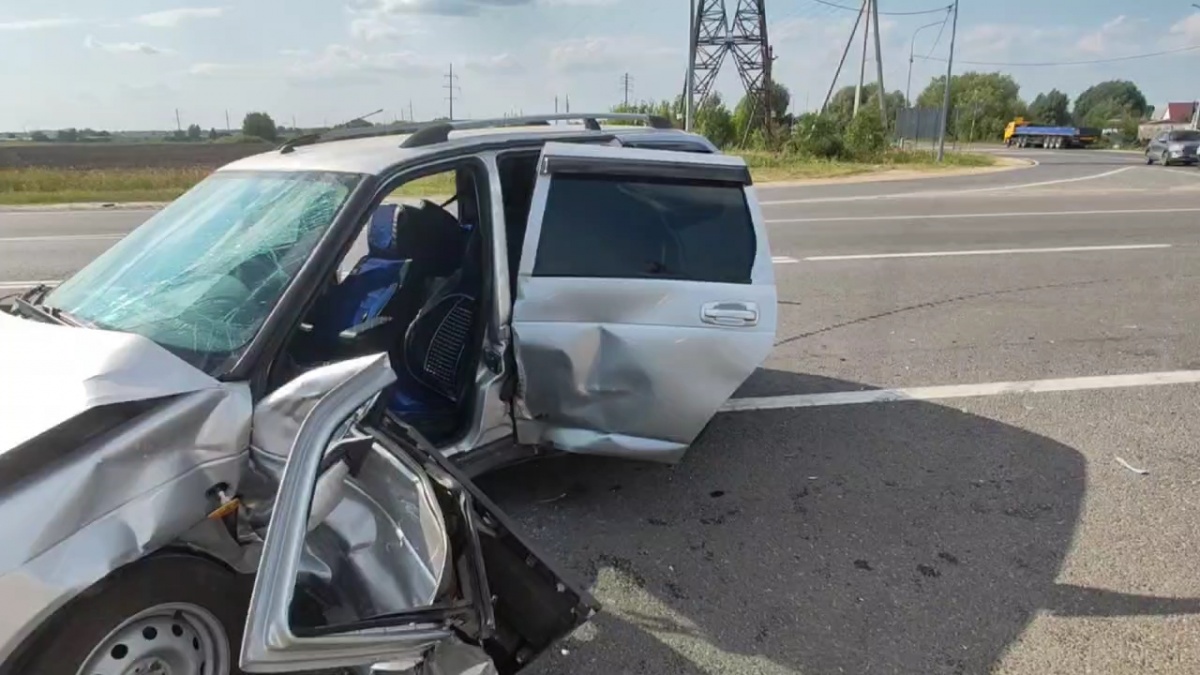 Два водителя попали в больницу после ДТП на нижегородской трассе