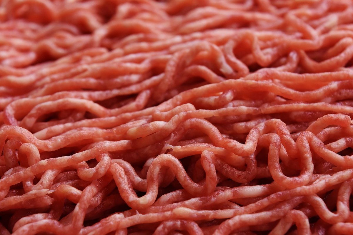 Около 300 кг мяса снял с реализации Роспотребнадзор в 2019 году - фото 1