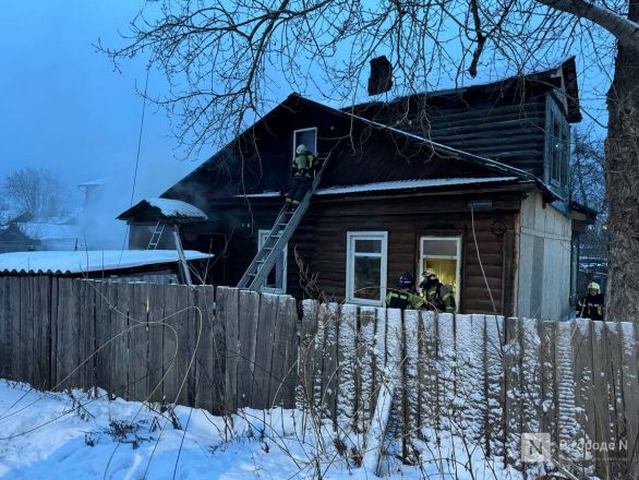 Деревянный дом загорелся в Канавинском районе - фото 2