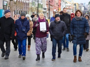 Нижегородскую журналистку оштрафовали на 20 тысяч рублей за прогулку с портретом Немцова