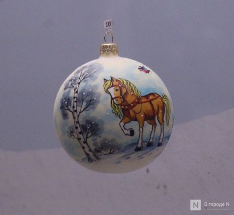 Нижегородцам показали известную фабрику елочных игрушек изнутри - фото 10