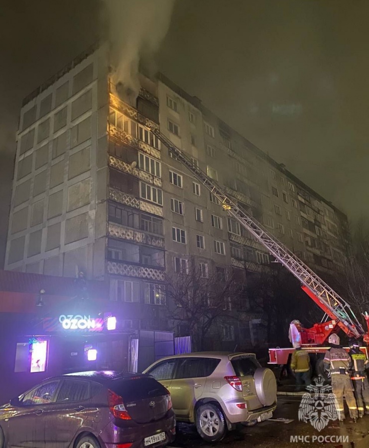 Пожарные ликвидировали возгорание в расселенном доме на улице Краснодонцев - фото 1