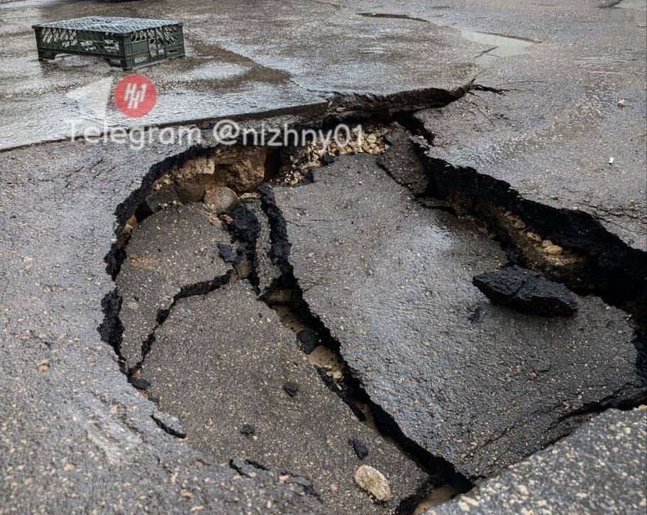 Огромный провал у Нижегородского острога ликвидируют к 12 августа - фото 1