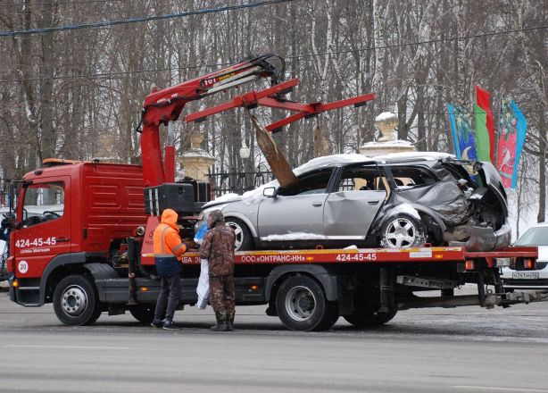 Разбитые автомобили напомнят нижегородцам о самых опасных участках дорог - фото 29