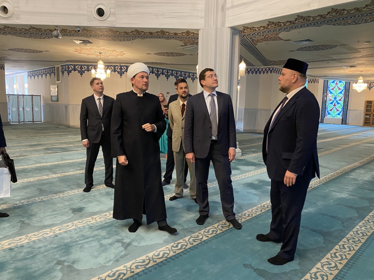 Никитин обсудил с духовным лидером российских мусульман возрождение Ярмарочной мечети - фото 1