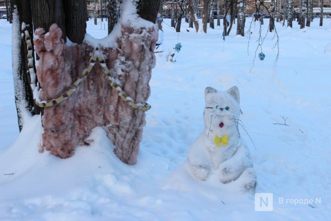 Чебурашка, Крош и кролики: скульптуры из снега украсили парк Пушкина - фото 17