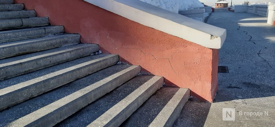 Трещины снова покрыли Чкаловскую лестницу в Нижнем Новгороде - фото 17