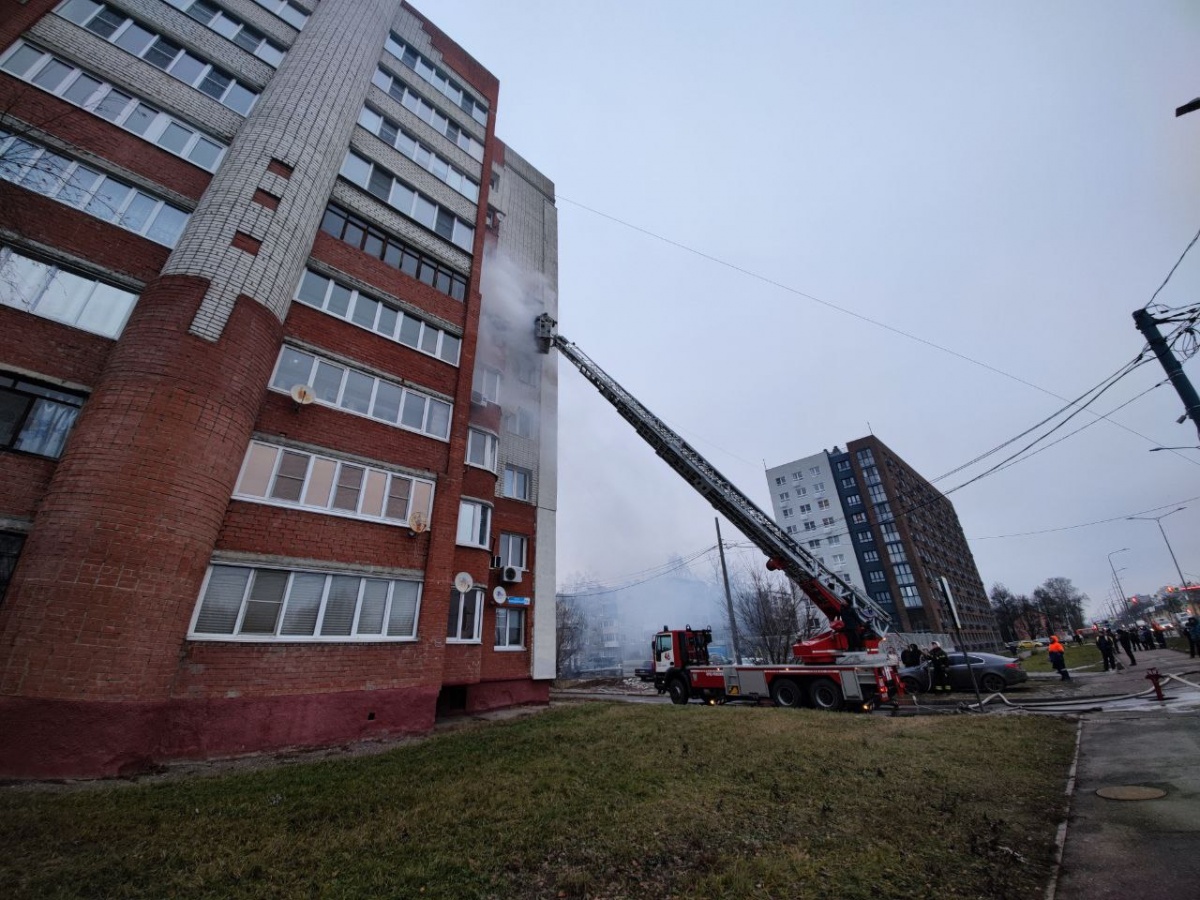 Четыре человека пострадали на пожаре в доме в Нижнем Новгороде - фото 1