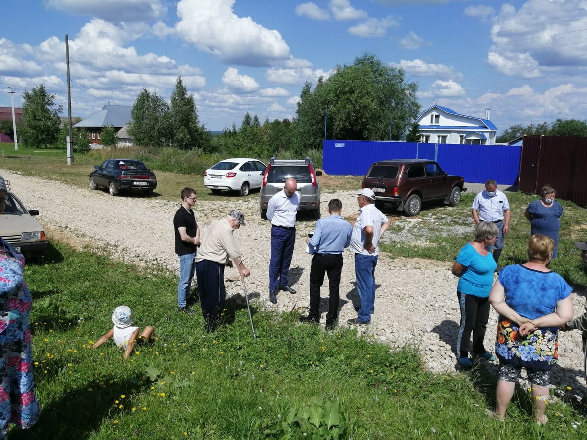 Активисты дали подрядчику месяц на повторный ремонт дороги в Лысковском районе - фото 1