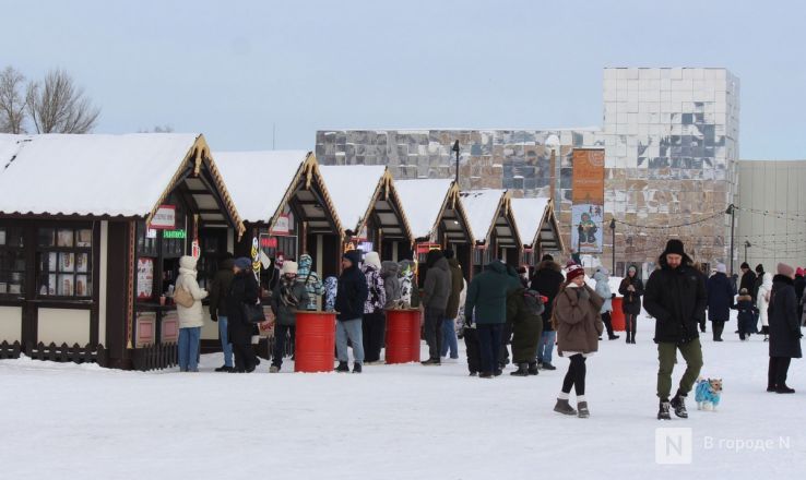 С блинами и в сугробах: как прошла Масленица в Нижнем Новгороде — фоторепортаж - фото 94