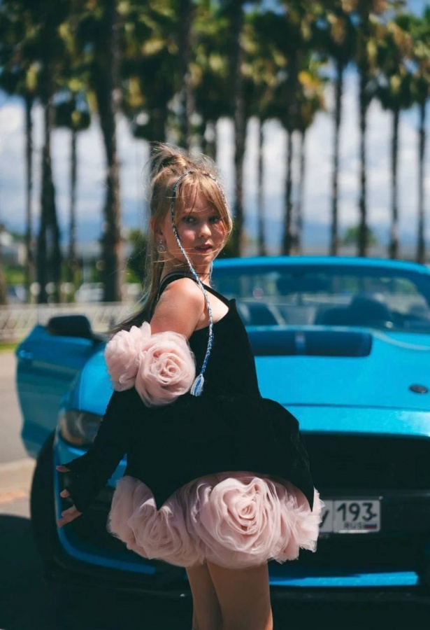 &laquo;Мечтаю сняться в Париже&raquo;. Милое интервью с 9-летней нижегородкой, которая взяла Гран-при на конкурсе красоты в Сочи - фото 2