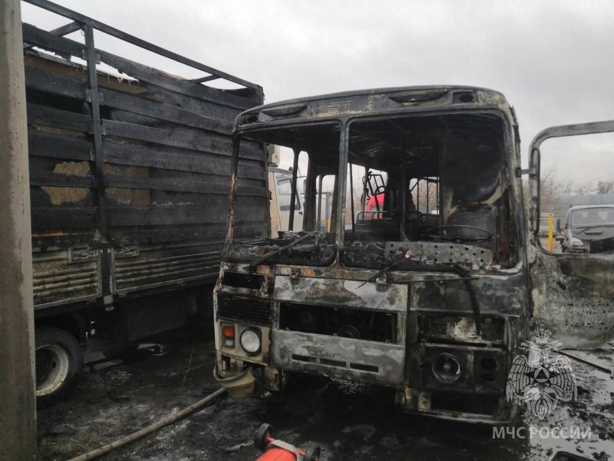 Автобус загорелся в Дзержинске утром 1 апреля