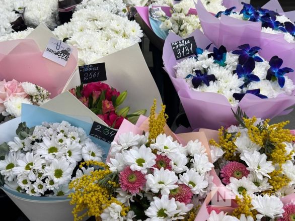 Мужчины, готовьтесь. Рассказываем, сколько стоят цветы к 8 марта в Нижнем Новгороде - фото 76