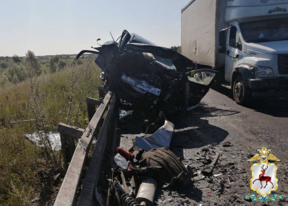 Опубликованы фото с места смертельного ДТП в Навашинском округе