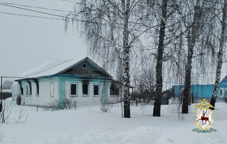 Нижегородец сжег собственный дом из-за спора с женой - фото 1