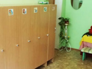 В детском городке установили памятник криминальному авторитету