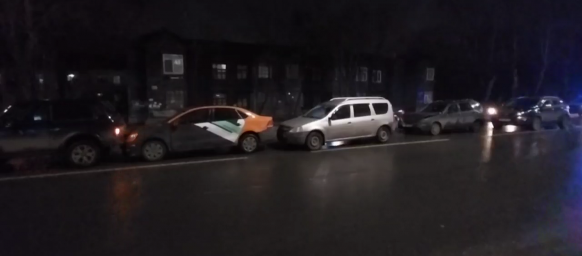 Пять автомобилей столкнулись &laquo;паровозиком&raquo; в Нижнем Новгороде - фото 1