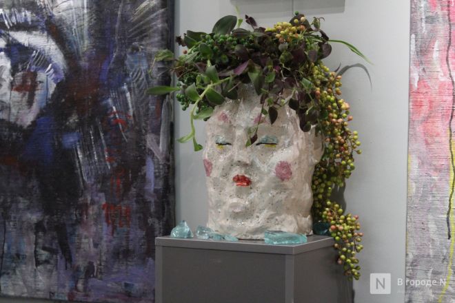 Фоторепортаж: выставка &laquo;АРТ МИР &mdash; 2026&raquo; открылась в Нижнем Новгороде - фото 161