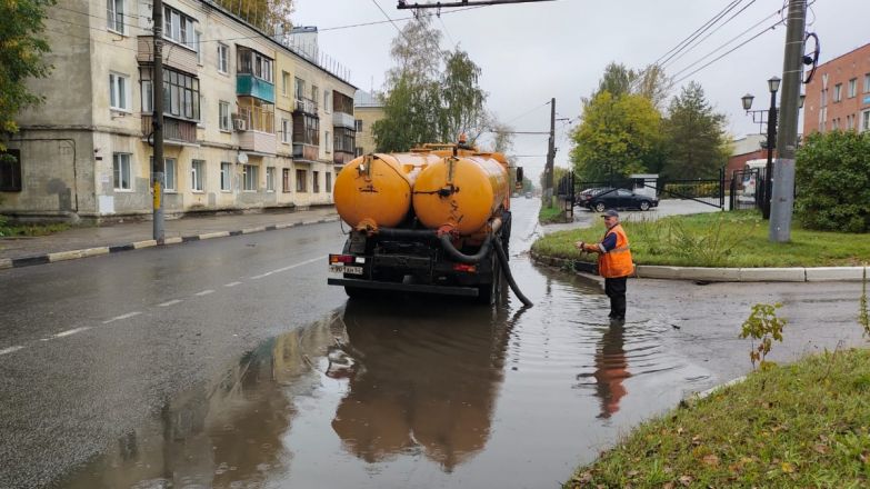 Улицы Нижнего Новгорода подтопило из-за дождя - фото 1