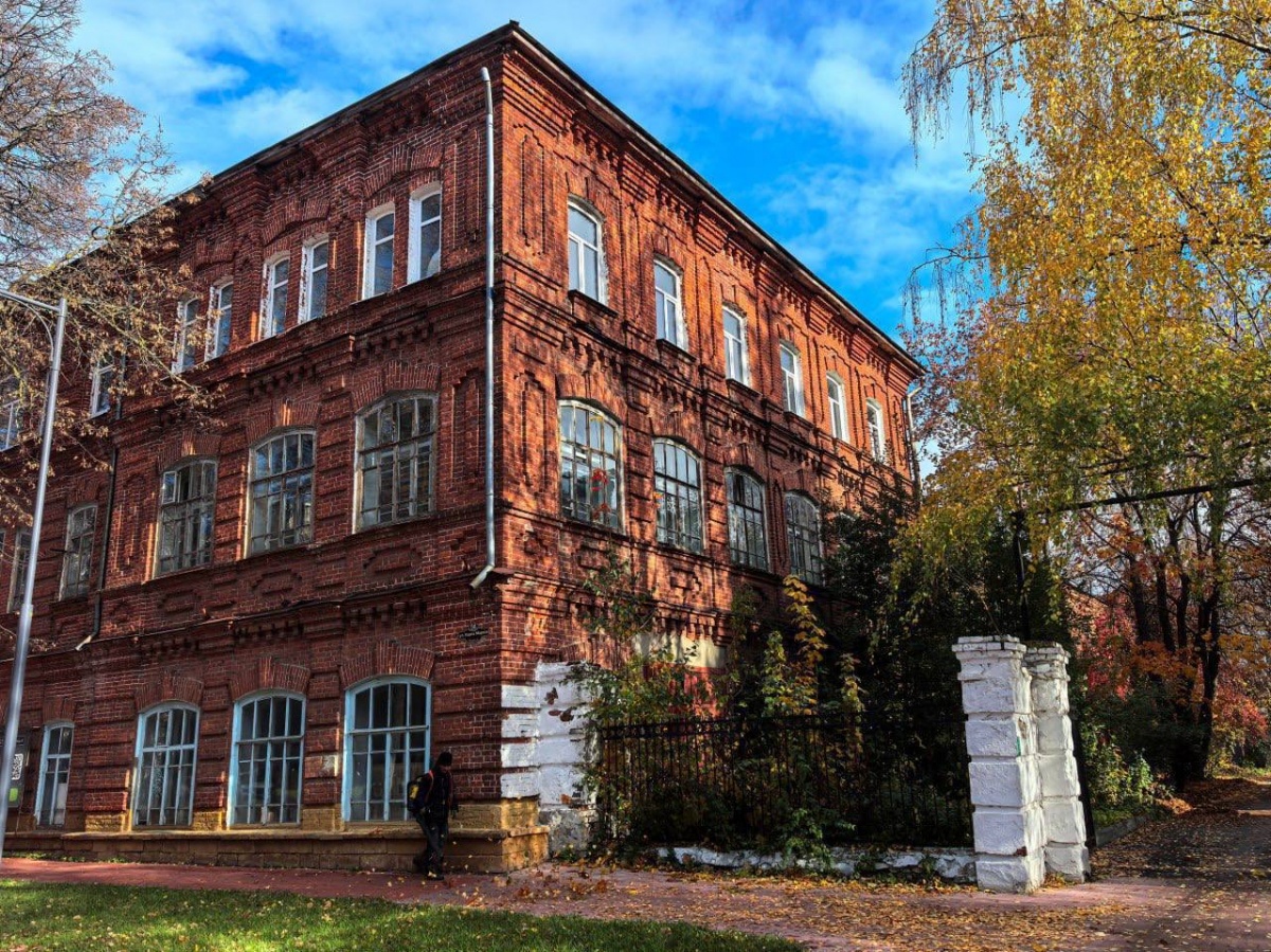 Исторический корпус ремесленного училища в Арзамасе выставили на торги - фото 2