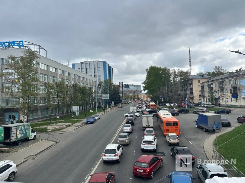 Весь проспект Гагарина стоит: нижегородцы опять застряли в адских пробках - фото 1