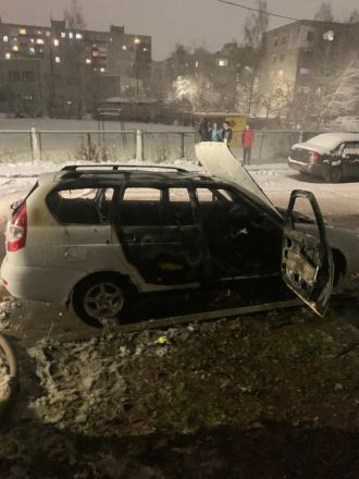 Автомобиль сгорел в Сормове 20 ноября - фото 1