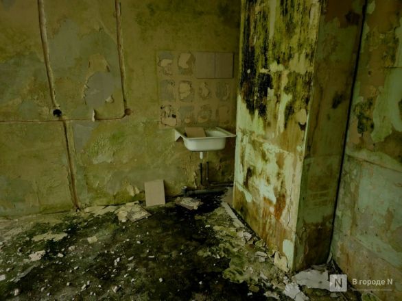 «Строили для военных». Две жуткие заброшки в центре Нижнего Новгорода пугают людей — что там происходит - фото 24