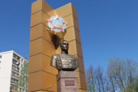 В Советском районе открыли после реставрации памятник маршалу Рокоссовскому 