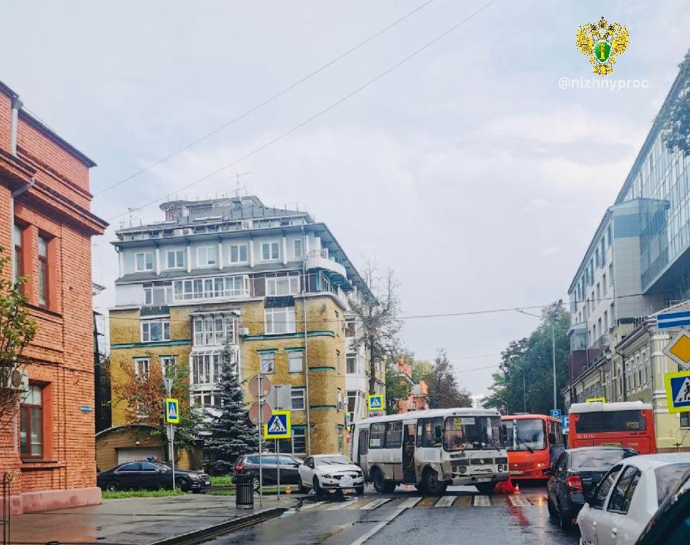 Двое взрослых и ребенок пострадали в ДТП с маршруткой в центре Нижнего Новгорода
