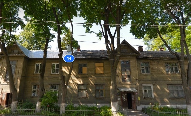 Власти прокомментировали спил деревьев у скандального дома на Генкиной - фото 1