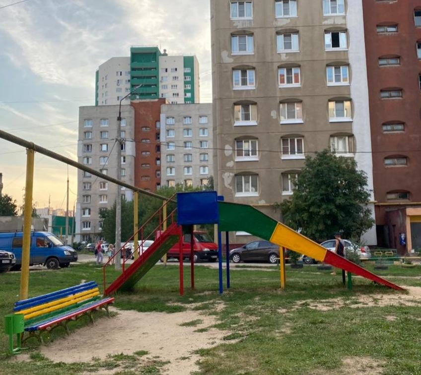 Восемь детских площадок обновили нижегородские волонтеры за один день - фото 1