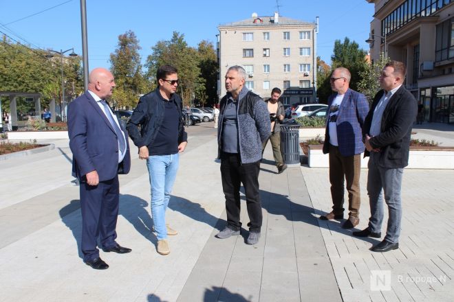 Благоустройство площади у Автозаводского универмага завершено в Нижнем Новгороде - фото 24