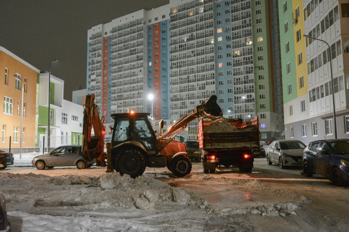 Нижегородским ДУКам грозит штраф до 300 тысяч рублей за плохую уборку снега - фото 1