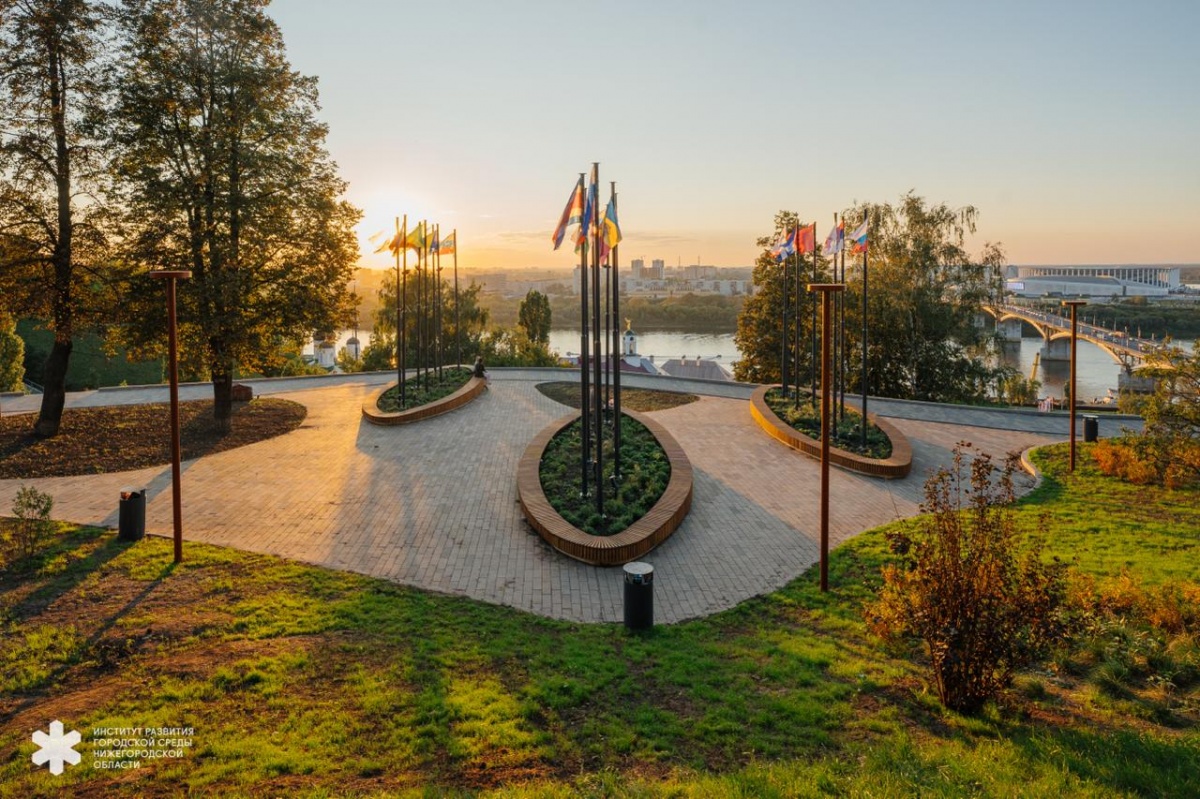 Аллея Дружбы открылась после благоустройства на набережной Федоровского - фото 1