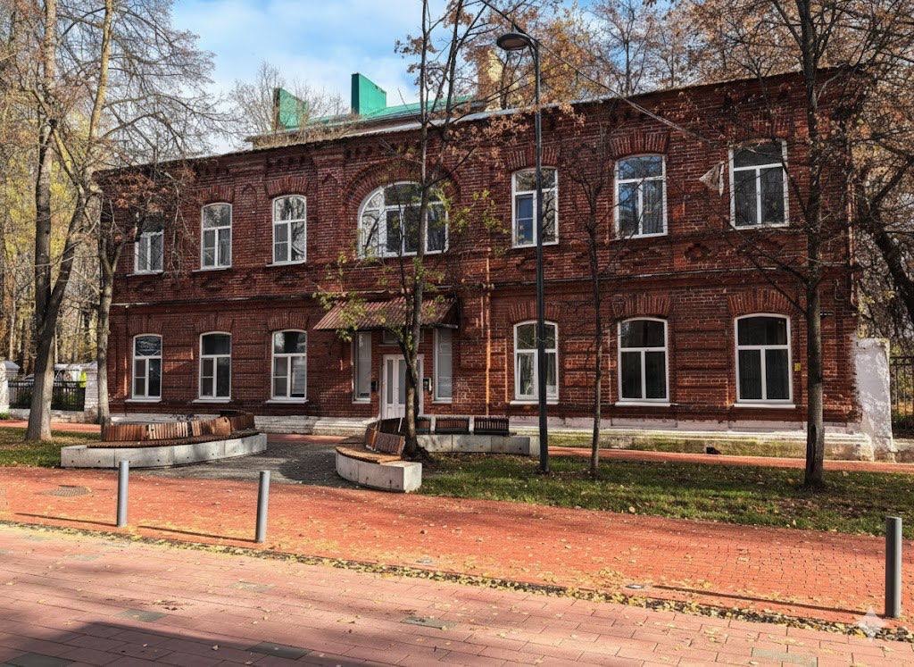 Исторический корпус ремесленного училища в Арзамасе выставили на торги - фото 1