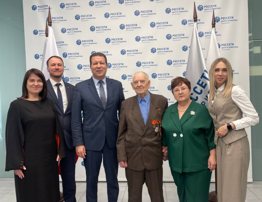 Руководитель Нижегородского филиала ПАО &laquo;Россети Центр и Приволжье&raquo; Дмитрий Федоров встретился с ветеранами Великой Отечественной войны - фото 1