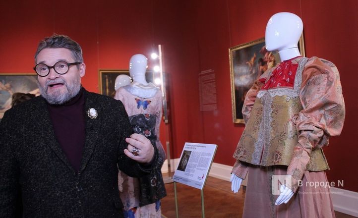 О чем рассказали платья: выставка костюмов с историей проходит в Нижнем Новгороде - фото 15